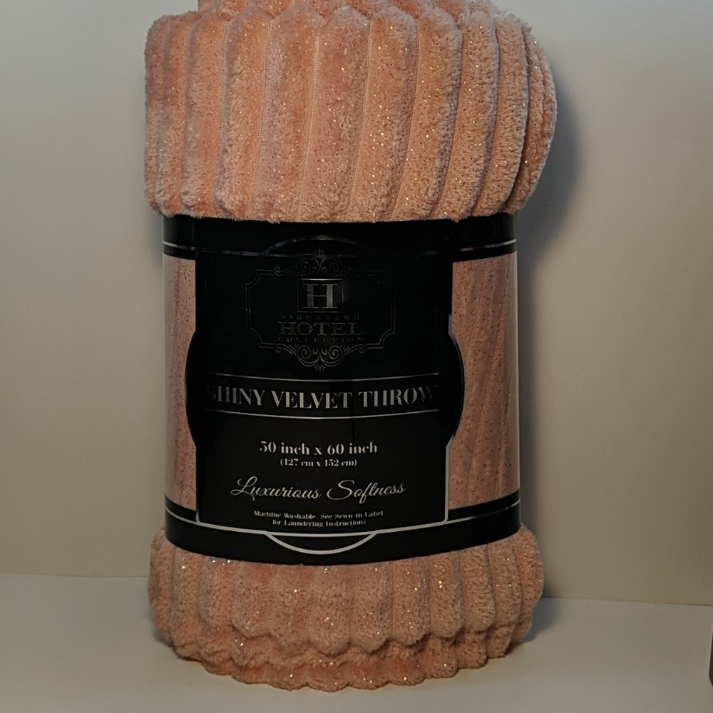 Signature Hotel Collection Shiny Velvet Throw, New